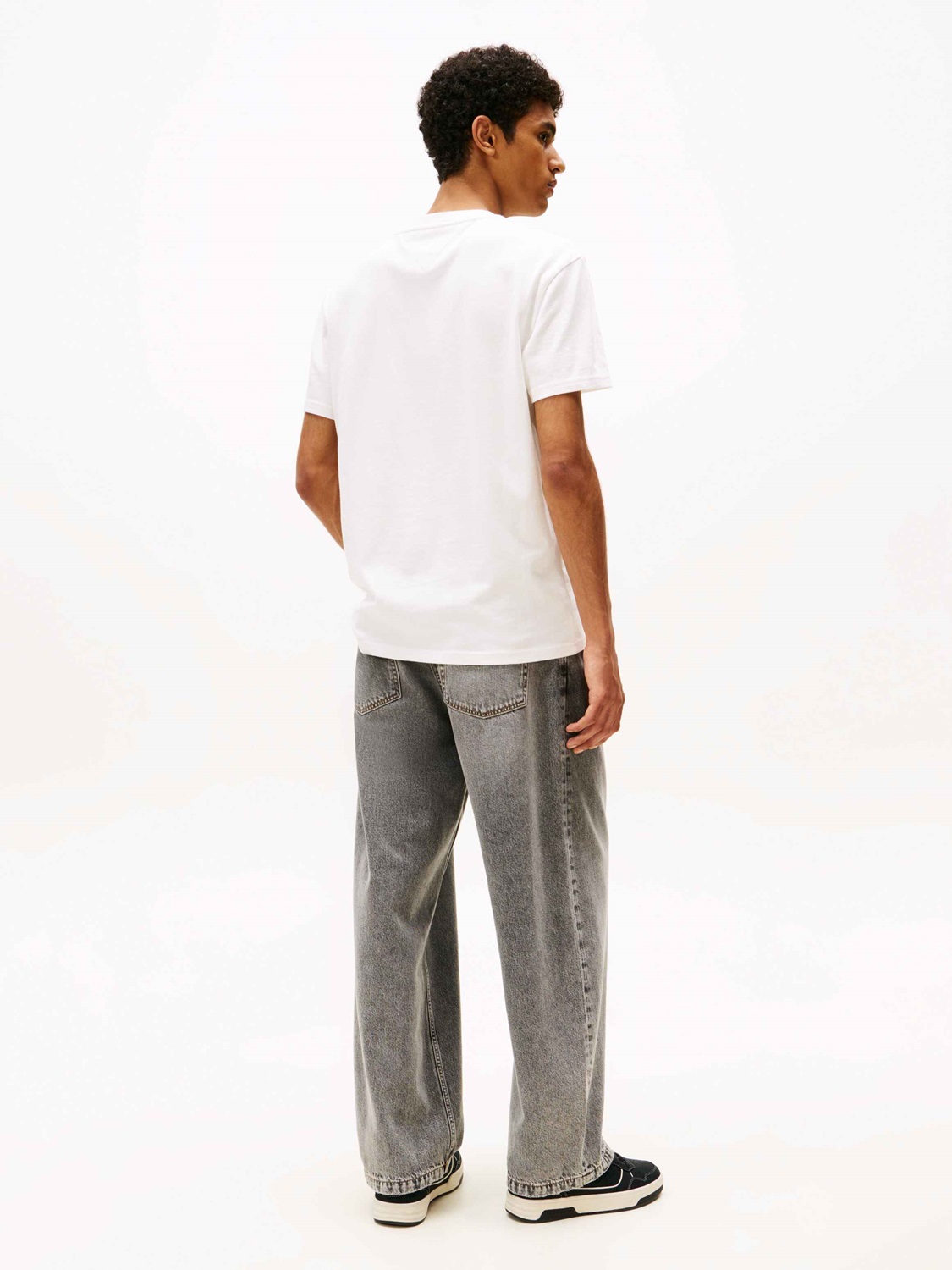 DM0DM22464_YBL_alternate5-lowres