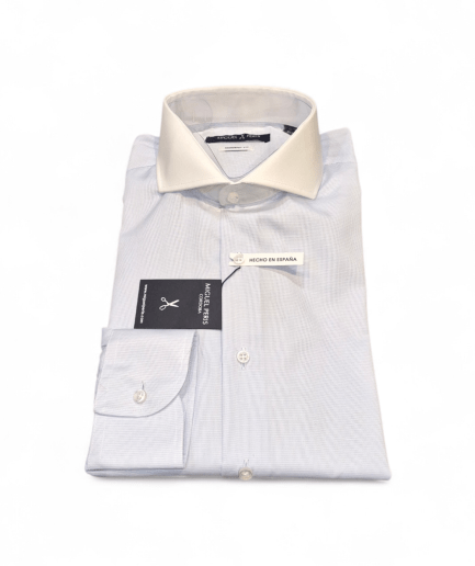 Camisa de Vestir Celeste con Cuello Blanco Italiano en Mezcla de Algodón y Poliéster