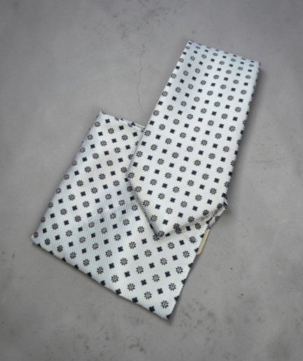 Set de Corbata y Pañuelo con Diseño Geométrico