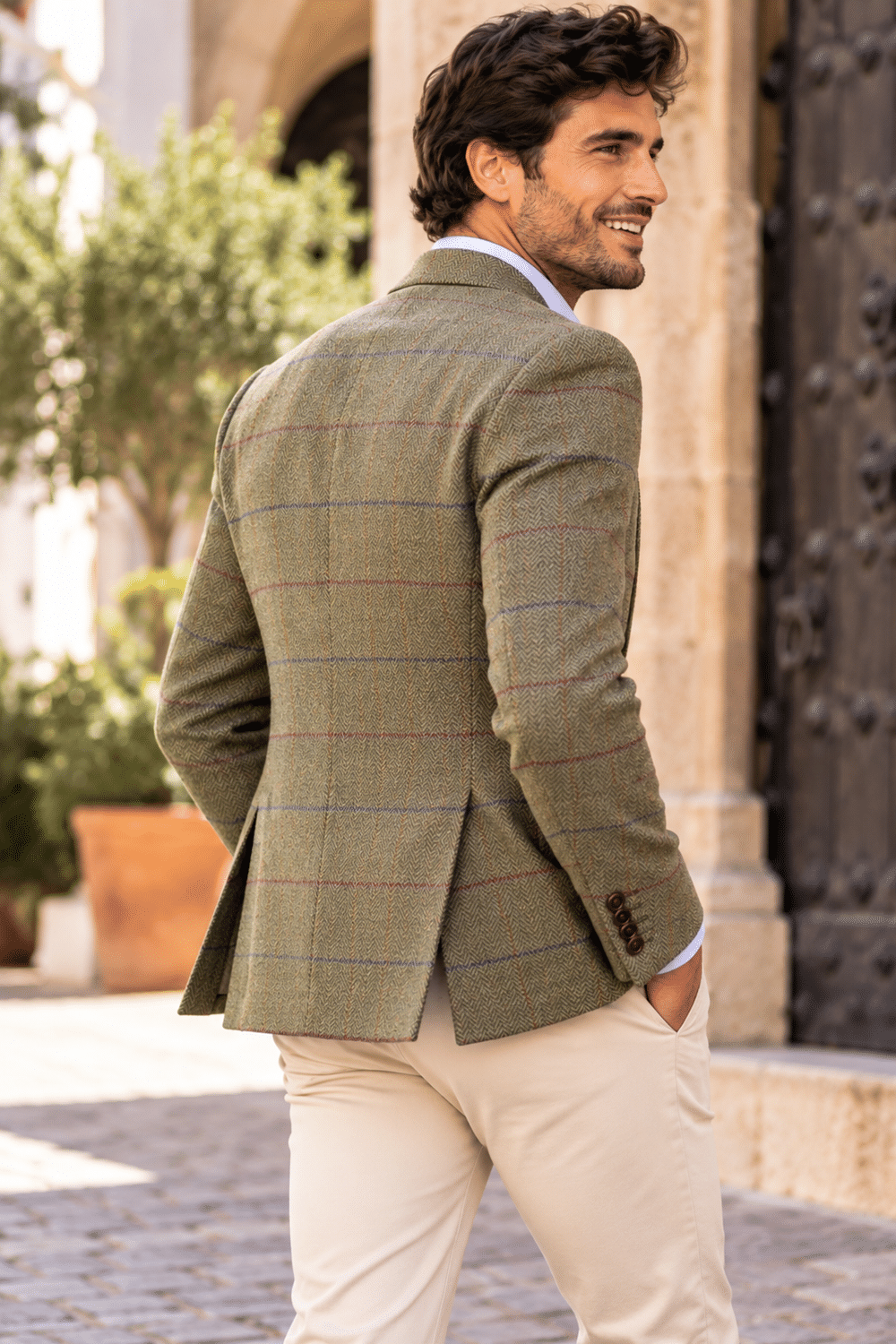 Estilo mediterráneo con blazer de tweed