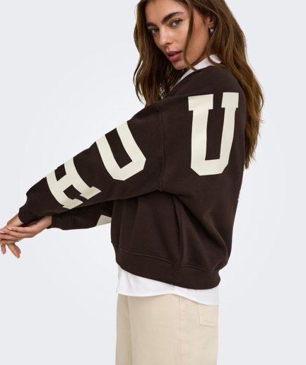 Sudadera ONLY Marrón Chocolate con Estampado en Espalda