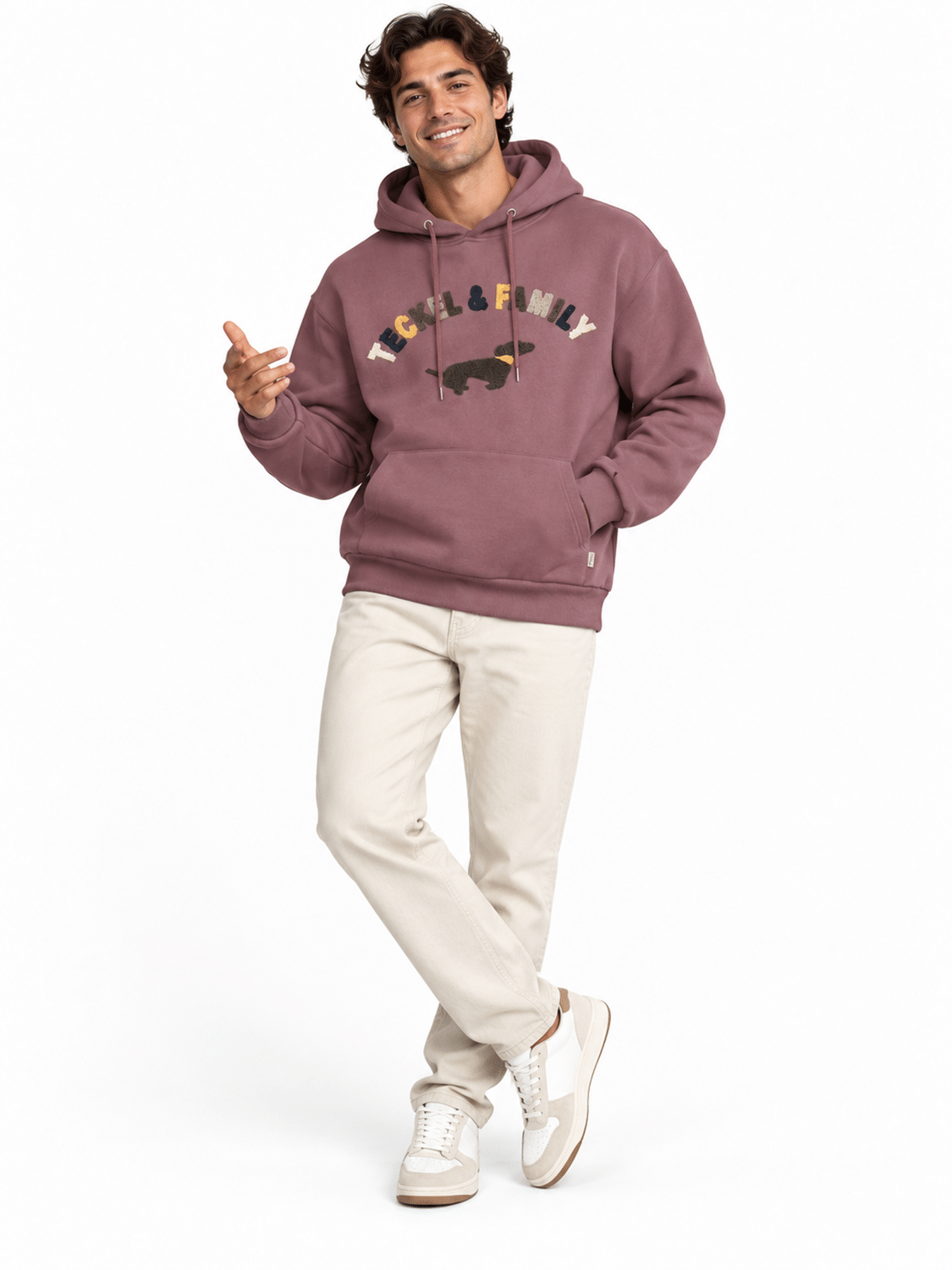 Sudadera malva en estudio luminoso